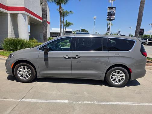 Ceramic Gray Clearcoat 2025 Chrysler Pacifica Select