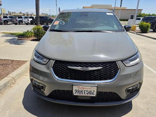 Ceramic Gray Clearcoat 2025 Chrysler Pacifica Select