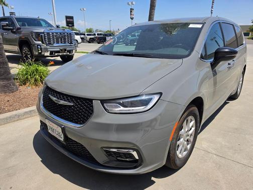 Ceramic Gray Clearcoat 2025 Chrysler Pacifica Select