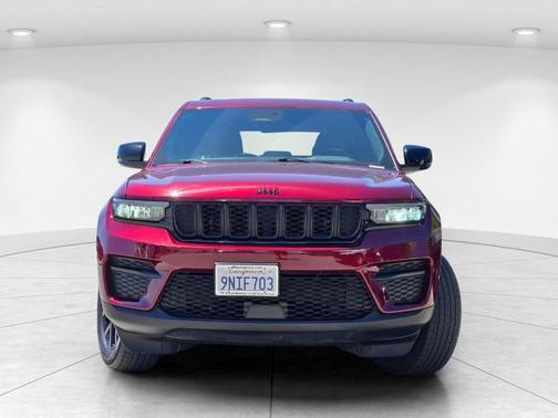 Velvet Red Pearlcoat 2025 Jeep Grand Cherokee Laredo