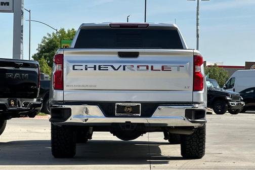 Silver Ice Metallic 2022 Chevrolet Silverado 1500 LT