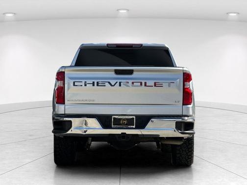 Silver Ice Metallic 2022 Chevrolet Silverado 1500 LT
