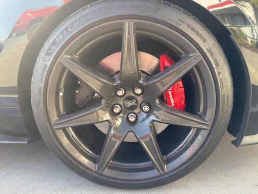 2020 Ford Shelby GT500 Base