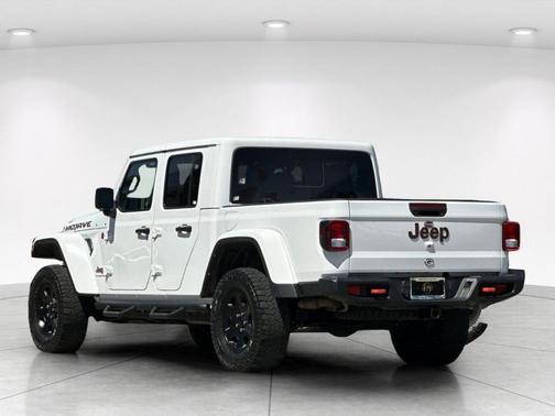 Bright White Clearcoat 2022 Jeep Gladiator Mojave