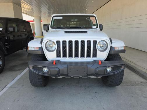 Bright White Clearcoat 2022 Jeep Gladiator Mojave