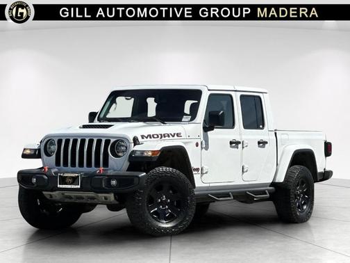 Bright White Clearcoat 2022 Jeep Gladiator Mojave