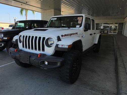 Bright White Clearcoat 2022 Jeep Gladiator Mojave