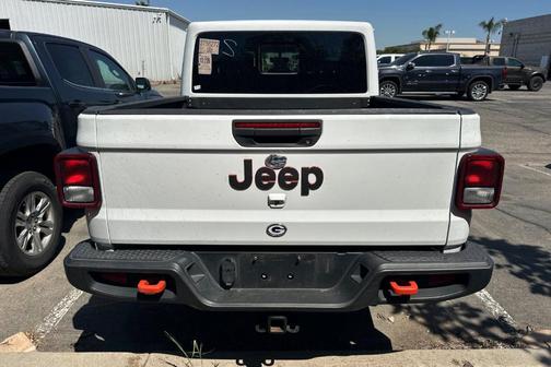 Bright White Clearcoat 2022 Jeep Gladiator Mojave
