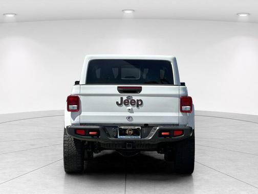 Bright White Clearcoat 2022 Jeep Gladiator Mojave