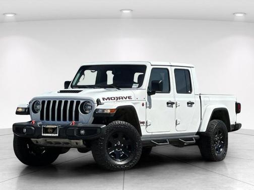 Bright White Clearcoat 2022 Jeep Gladiator Mojave
