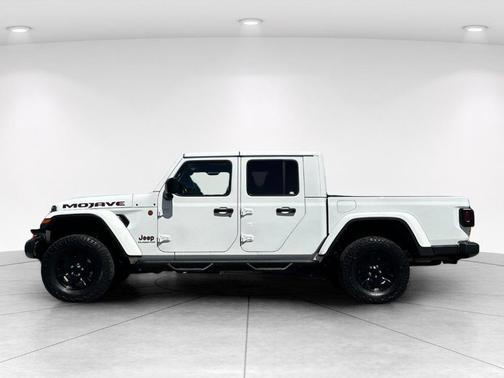 Bright White Clearcoat 2022 Jeep Gladiator Mojave