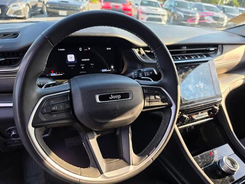 Diamond Black 2023 Jeep Grand Cherokee L Laredo