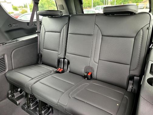 Summit White 2026 GMC Yukon XL Denali