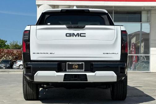 2025 GMC Sierra EV Denali