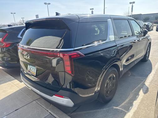 2025 Kia Carnival LXS