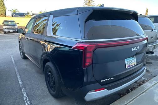 2025 Kia Carnival LXS