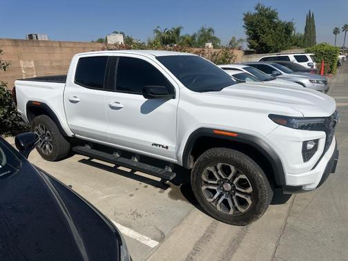 2024 GMC Canyon AT4