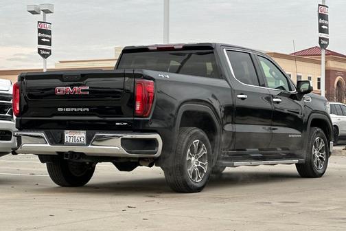 2024 GMC Sierra 1500 SLT