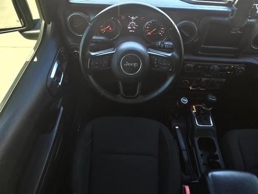 Black Clearcoat 2022 Jeep Wrangler Unlimited Sport