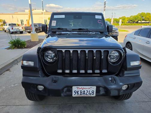 Black Clearcoat 2022 Jeep Wrangler Unlimited Sport