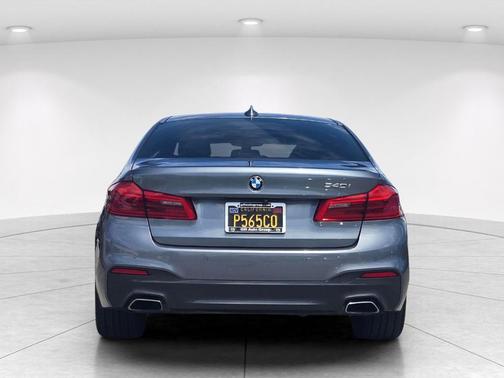 Bluestone Metallic 2019 BMW 540 i