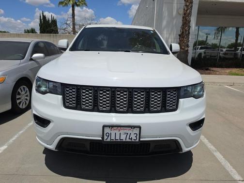 Bright White Clearcoat 2018 Jeep Grand Cherokee Altitude