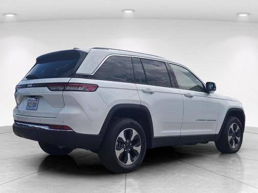 Bright White Clearcoat 2023 Jeep Grand Cherokee 4xe Base