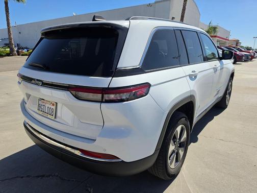 Bright White Clearcoat 2023 Jeep Grand Cherokee 4xe Base