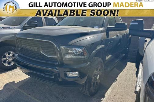 Brilliant Black Crystal Pearlcoat 2018 RAM 2500 Laramie