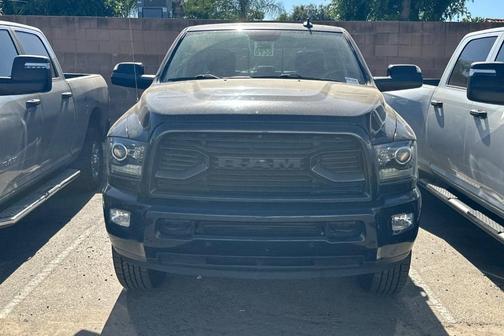 Brilliant Black Crystal Pearlcoat 2018 RAM 2500 Laramie