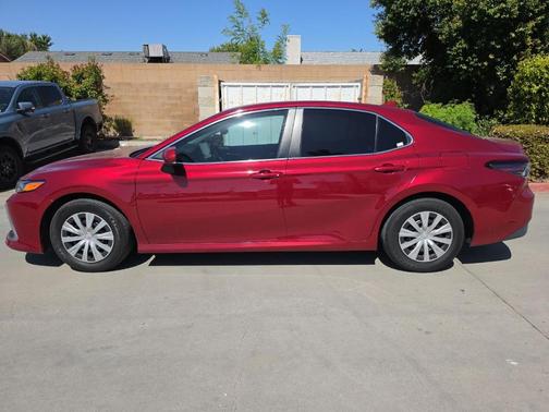 Pearl 2022 Toyota Camry Hybrid LE