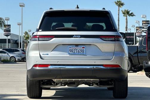 Silver Zynith 2024 Jeep Grand Cherokee 4xe Base