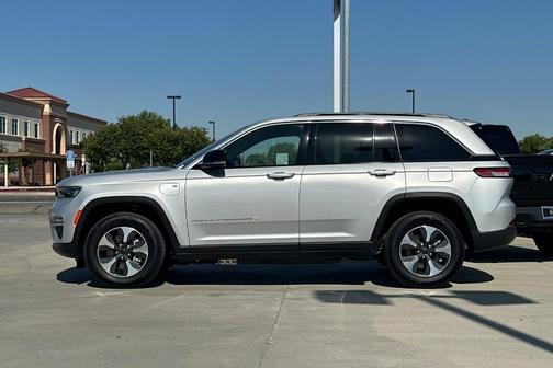 Silver Zynith 2024 Jeep Grand Cherokee 4xe Base