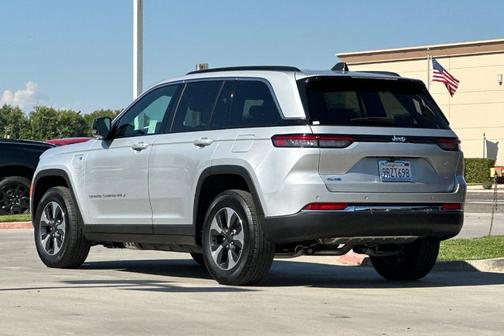 Silver Zynith 2024 Jeep Grand Cherokee 4xe Base