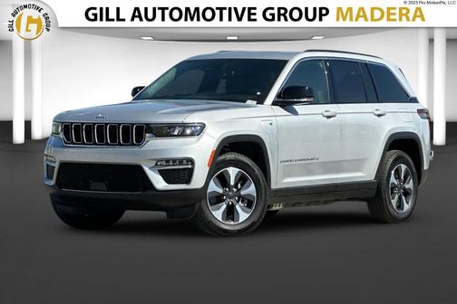 Silver Zynith 2024 Jeep Grand Cherokee 4xe Base