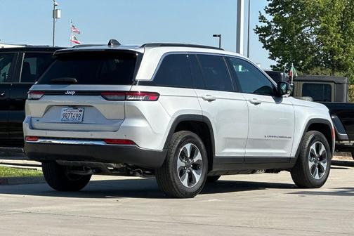 Silver Zynith 2024 Jeep Grand Cherokee 4xe Base