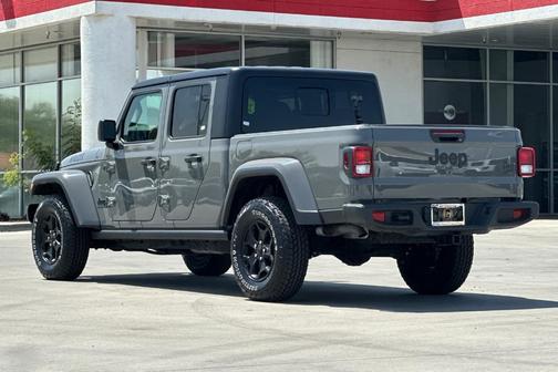 2022 Jeep Gladiator Sport