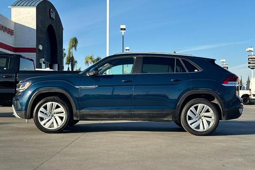 2022 Volkswagen Atlas Cross Sport 2.0T SE w/Technology