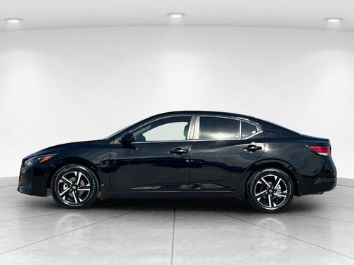 Black 2024 Nissan Sentra SV