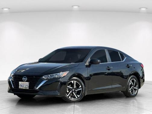 Black 2024 Nissan Sentra SV