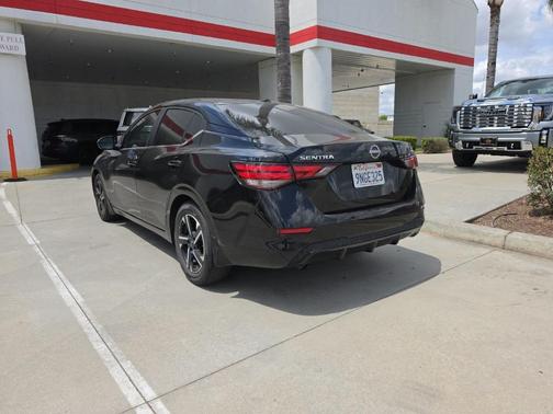 Black 2024 Nissan Sentra SV
