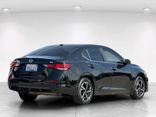 Black 2024 Nissan Sentra SV