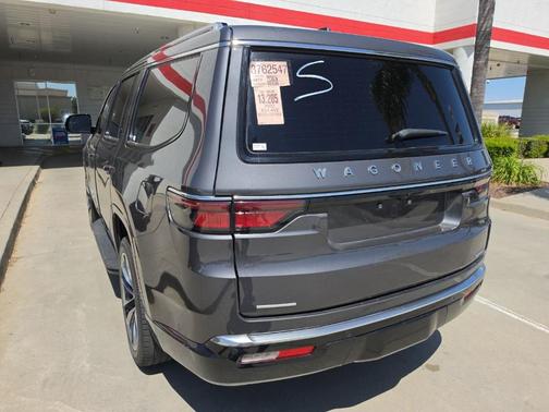 Metallic 2022 Jeep Wagoneer Series II