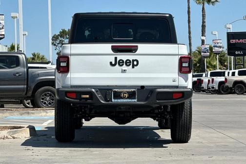 Bright White Clearcoat 2026 Jeep Gladiator 85th Anniversary Edition