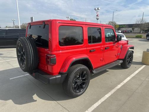 2025 Jeep Wrangler 4xe Sahara