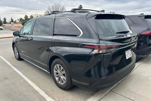 2024 Toyota Sienna XLE