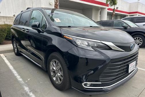 2024 Toyota Sienna XLE