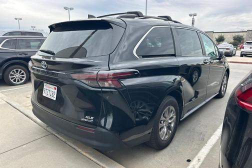 2024 Toyota Sienna XLE