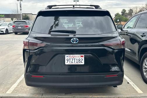 2024 Toyota Sienna XLE