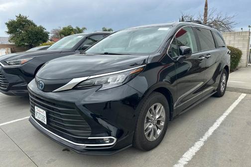 2024 Toyota Sienna XLE